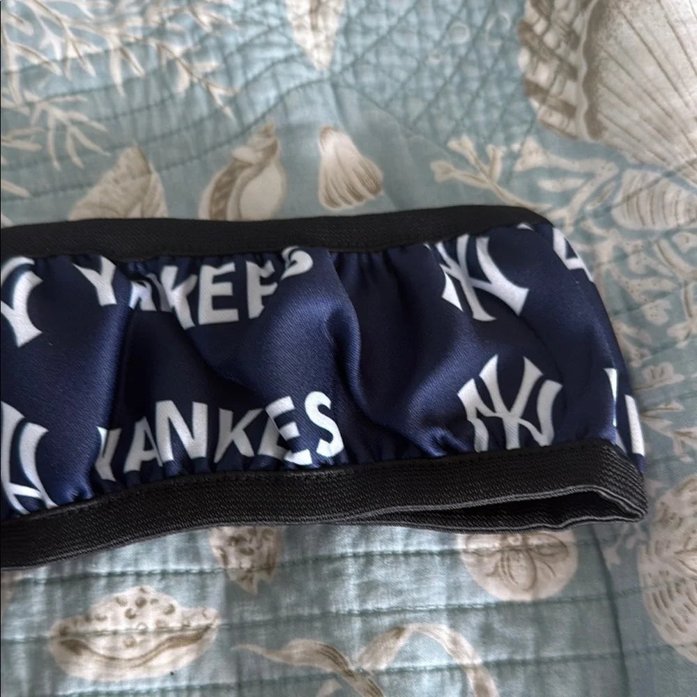 New York Yankees steering wheel cover - new